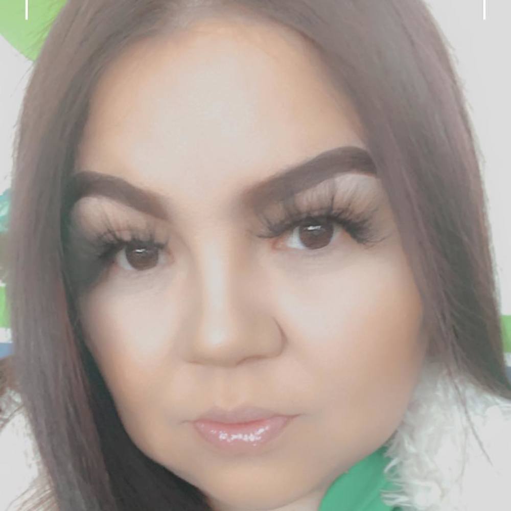Meet your Posher, Yvette